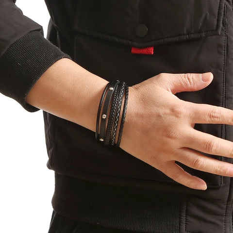Bracciale In Pelle Multistrato Da Uomo Intrecciato Stile Punk Con Chiusura Magnetica In Acciaio Inossidabile Rivetti In Lega Nero