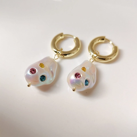 Artificial Baroque Pearl Hoop Earrings Irregular Colored Rhinestone Inlaid Copper Clasp Vintage Elegant Jewelry For Women