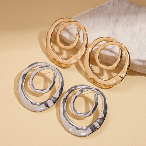 Gehamerde Textuur Dubbele Cirkel Oorbellen Legering Geometrische Minimalistische Sieraden Met Zilveren Oorsteker