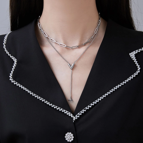 Doppelschichtige Halskette Edelstahl V-Anhänger Büroklammerkette Y-Lariat Minimalistischer Modeschmuck Damen