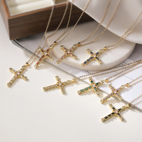Collier Pendentif Croix Baroque Vintage En Cuivre Plaqué Or Avec Zircon Coloré Bijoux Religieux Pour Femmes
