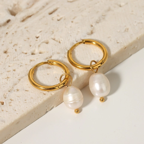 Orecchini A Cerchio Francesi Vintage Acciaio Inossidabile Placcato Oro 18K Con Perla Artificial Barocca D'acqua Dolce Per Donna