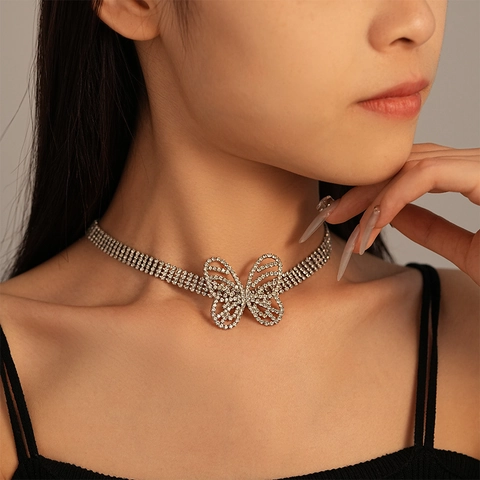 Collier Ras Du Cou Papillon Alliage Brillant Strass Multi Rangées Pendentif Ajouré Élégant Chaîne Clavicule Femmes