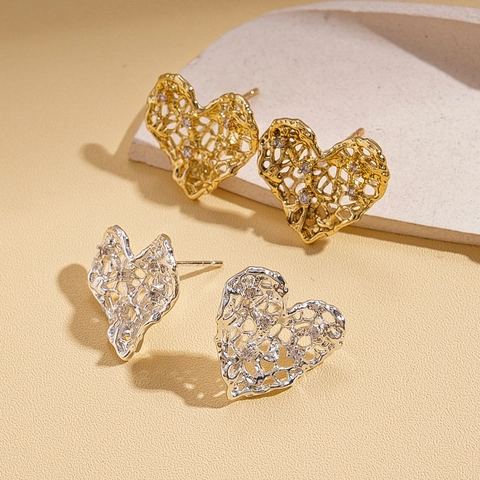 Heart Stud Earrings With 925 Sterling Silver Earring Post Alloy Hollow Mesh Zircon Retro Light Luxury Jewelry Women