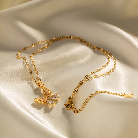 Stainless Steel Gold Plated Butterfly Pendant Necklace For Women Elegant Rhinestone Inlaid Butterfly Jewelry Gift Minimalist Dainty Chain Necklace