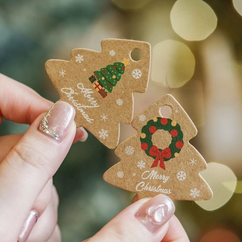 Christmas Gift Tags Kraft Paper Tree Shaped Printed Merry Christmas With String For Holiday Wrapping DIY Decoration