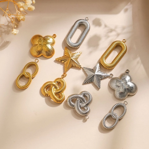 Geometrische Anhänger Aus 304 Edelstahl 18K Vergoldet DIY Charms Stern Blume Kleeblatt Texturiert Für Schmuckherstellung