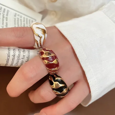 Chunky Legierung Offener Ring Mit Emaille Unregelmäßiges Wellenmuster Vergoldet Retro Mode Verstellbarer Schmuck Für Frauen