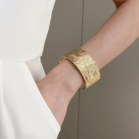 Brazalete Abierto Minimalista Para Mujer Aleación Metal Textura Martillada Anillo De Brazo Retorcido Joyería De Moda