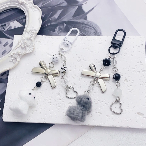 Schattige Pluche Puppy Sleutelhanger Met Metalen Strik Dobbelsteen Kralen Hart Hanger Zoete Tas Charm Voor Meisjes Vrouwen