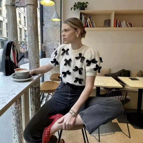 Maglione In Maglia A Maniche Corte Da Donna Bianco Girocollo Maniche A Sbuffo Con Decorazione Fiocco In Raso Nero