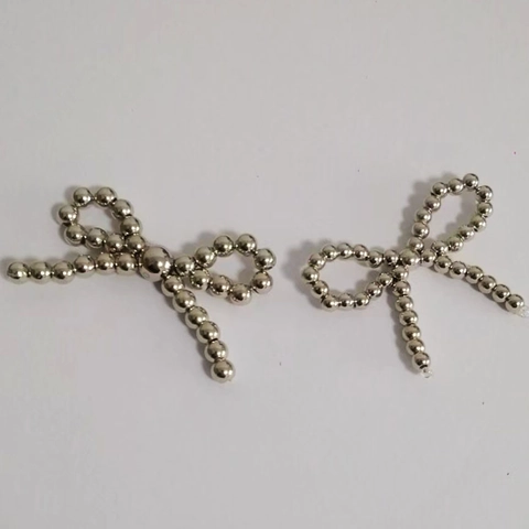 Accesorios de Lazo de Perlas Artificiales Hechos a Mano para Ropa Zapatos Sombreros de Bricolaje Decoración Elegante Blanco Plata