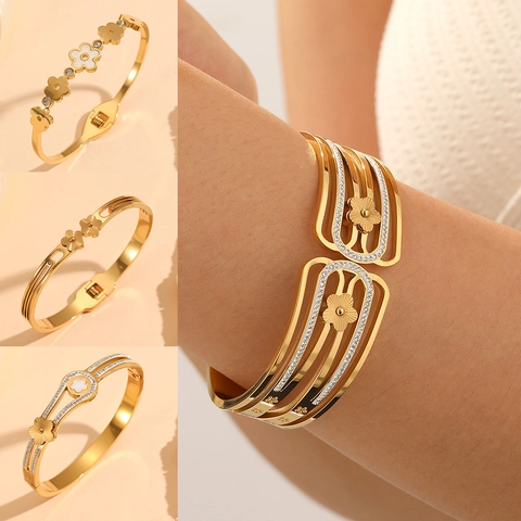 Brazalete Floral Para Mujer Chapado En Oro De 18K De Acero Inoxidable Con Diamantes De Imitación Y Nácar