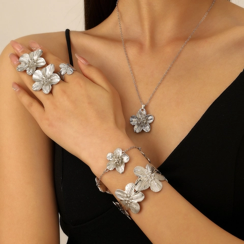 Gioielli Con Fiori Texturizzati Per Donna Lega 3D Floreale Collana Orecchini Bracciale Anello Retro Elegante