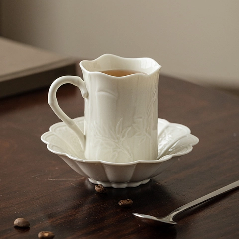 Tazza Da Caffè E Piattino In Ceramica A Rilievo Design In Bambù Tazza Da Tè In Porcellana Retro Forma Petalo Rilievo Peonia