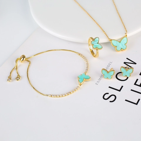 Elegantes Schmetterlings-Schmuckset Für Damen Kupfer Vergoldet Schmetterling Halskette Ohrringe Ring Verstellbares Armband Strass Süßes Mode Schmuckset Geschenk