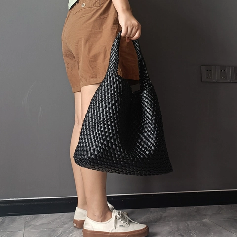 Woven Hobo Handbag Vegan Leather Large Capacity Shoulder Tote With Inner Pouch Fashion Daily Commuter Women Purse