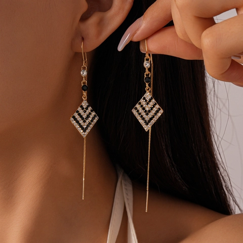 Geometric Rhombus Rhinestone Ear Thread Earrings Long Tassel Alloy Zircon Black White Contrast Retro Luxury Jewelry Women