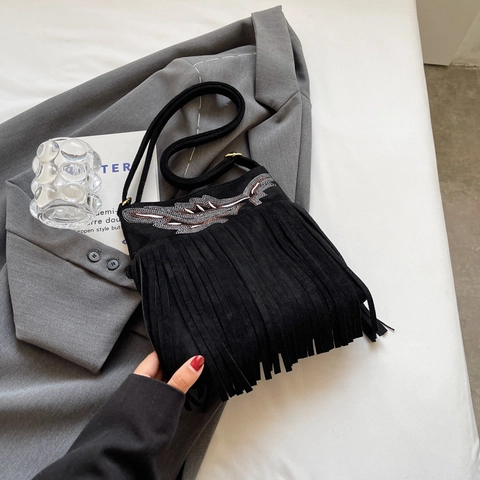 Women Bucket Bag Faux Suede Fringe Tassel Shoulder Messenger Bag Embroidery Bohemian Retro Fashion Solid Color Soft