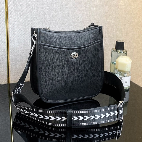 Women Shoulder Bag PU Leather Lychee Pattern Square Crossbody Purse With Wide Geometric Strap Twist Lock Casual Fashion