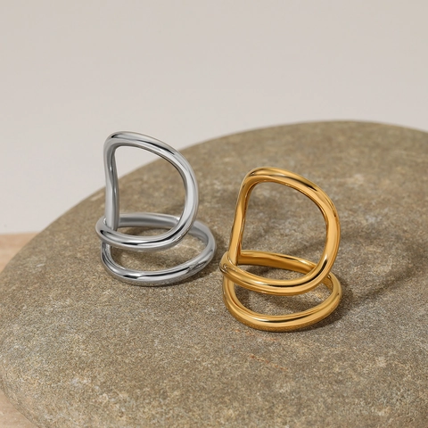 Irregulärer Gedrehter Linienring Edelstahl Geometrischer Minimalistischer Hochglanz Modeschmuck Für Damen