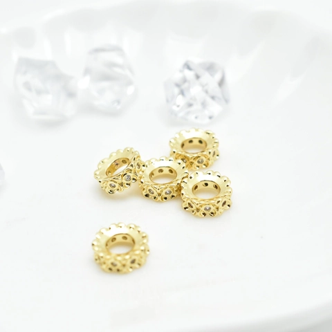 Cuentas Espaciadoras De Flores Huecas Cobre Chapado En Oro 18K Circonia Joyería DIY Círculo Redondo Minimalista