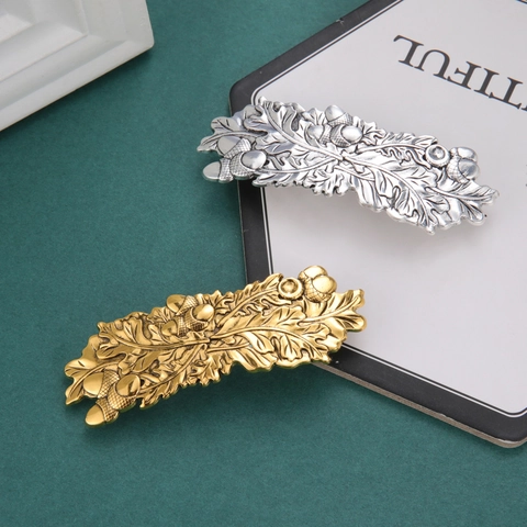 Vintage Legering Eikenblad En Eikel Veer Haarclip Voor Dames Retro Metalen Botanische Textuur Haaraccessoire Goud Zilver