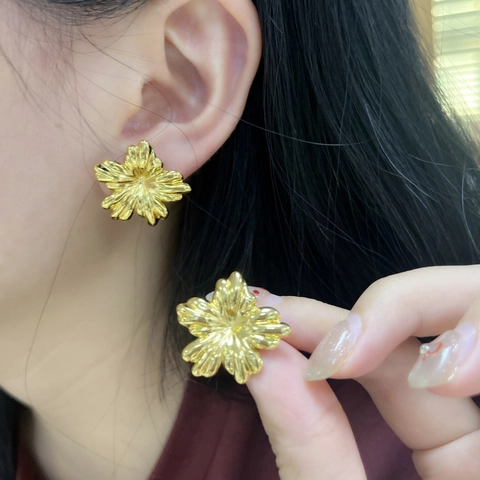 Elegant Stainless Steel Flower Petal Stud Earrings For Women High Polished 3D Metallic Floral Studs Gold Silver Fashion Jewelry