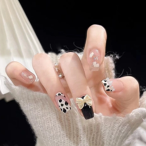 Press On Nails Cow Print Black White Heart Pattern With Metal Bow And Artificial Pearl Decor Ballerina Shape Artificial Fingernails