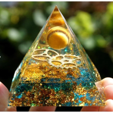 Orgon Energie Pyramide Generator Harz Heilkristall Desktop Dekor Mit Kupferspule Und Goldfolie Für Reiki Meditation