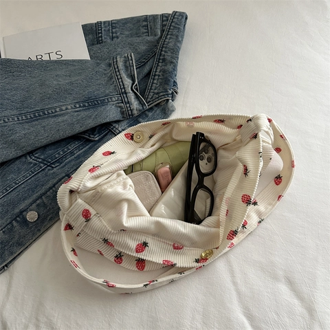 Sac Bandoulière Fourre-Tout En Velours Côtelé À Imprimé Fraise Grande Capacité Style Japonais Sac À Main Doux Pour Femmes