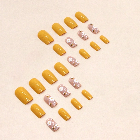 Short Square Press On Nails Mustard Yellow Daisy Flower And Honeybee Pattern Sweet Fresh Style Artificial Fingernails