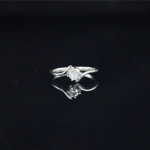 Anillo Elegante Swirl Bypass Circonita Clara Corte Redondo Acero Inoxidable Joyería Minimalista Mujer Boda Compromiso