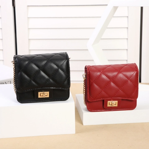 Mini Sac Bandoulière Matelassé pour Femmes Avec Miroir Élégant Sac à Main en Cuir PU à Chaîne Petit Sac Carré avec Fermoir Doré