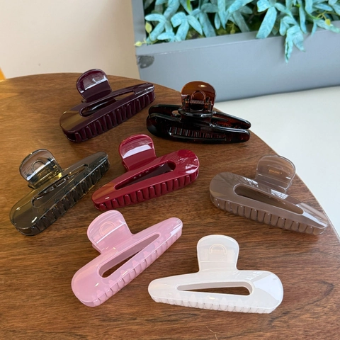 Large Hair Claw Clip Acrylic Hollow Out Teardrop Butterfly Shape Shark Clip Elegant Minimalist Hair Accessory For Women