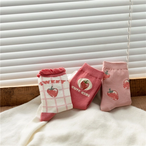 Women Cotton Blend Crew Socks Sweet Strawberry Pattern Pink Beige Preppy Style Cute Girl Letter Embroidery Breathable Soft