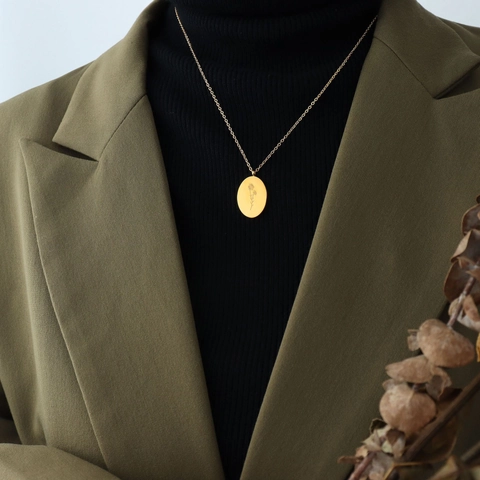 Stainless Steel Oval Flower Pendant Necklace 18K Gold Plated Double Sided Engraved Birth Month Floral Jewelry For Women