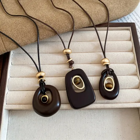 Vintage Long Pendant Necklace Women Retro Resin Geometric Tiger Eye Stone Alloy Sweater Chain Minimalist Jewelry