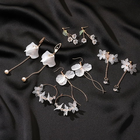 Elegant Flower Tassel Drop Earrings For Women Resin Alloy White Floral Petal Gold Silver Dangle Earrings Party Jewelry Gift