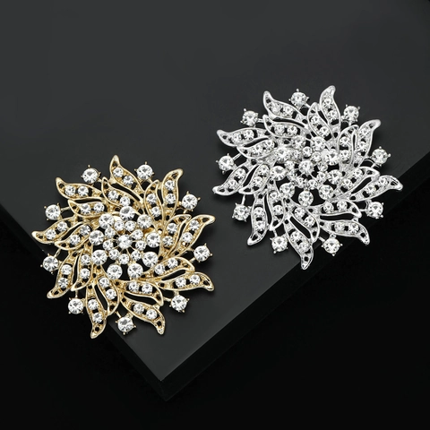 Exquisite Hohl Strass Blume Brosche Für Damen Legierung Funkelnde Kristall Floral Pin Für Hochzeit Bankett Alltags Zubehör