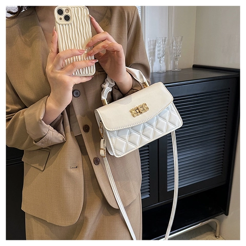 Women Quilted PU Leather Handbag With Ruched Handle Gold Turn Lock Crossbody Shoulder Bag Fashion Square Bag For Ladies