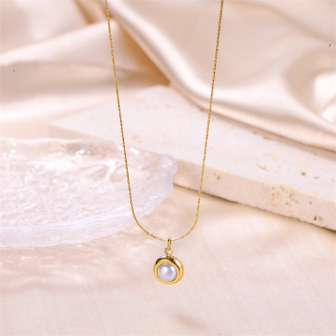 Minimalist Round Artificial Pearl Pendant Necklace For Women Stainless Steel Gold Plated Baroque Style Vintage Clavicle Chain