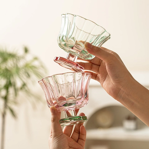 Bol À Dessert En Verre Pétale Avec Pied Haut Texture Nervurée Coupe Esthétique À Bord Festonné Pour Yaourt Glace Fruit