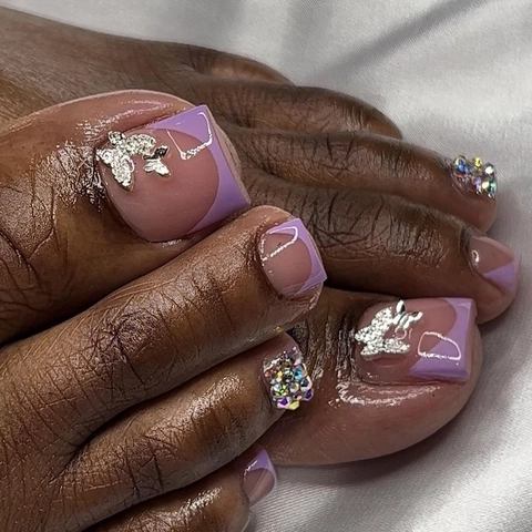 Luxuriöse Lila Künstliche Zehennägel Im Französischen Stil Mit Silbernem Schmetterling Und Strass-Akzenten Für DIY Maniküre Damen