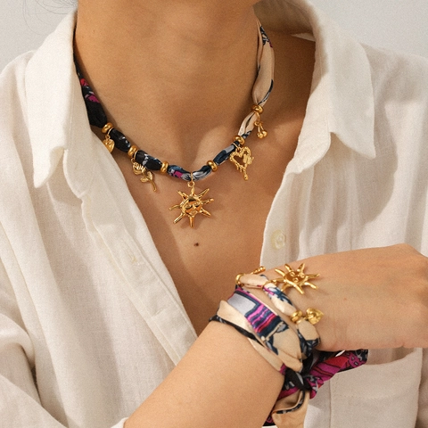 Collana Sciarpa Di Raso Placcata Oro Acciaio Inossidabile Pendente Sole Cuore Tessuto Stampato Gioielli Bohemién Donne