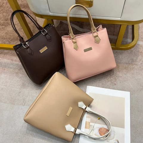 Fashion PU Leather Handbag Women Elegant Top Handle Shoulder Bag Gold Metal Decor Structured Crossbody Purse