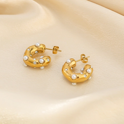 Pendientes De Aro En Forma De C De Acero Inoxidable Chapado En Oro De 18K Textura Irregular Perla Artificial Zircón Para Mujer