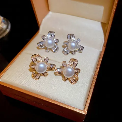 Bowknot Artificial Pearl Stud Earrings With Zircon Inlaid Alloy French Vintage Style Elegant Jewelry For Women With Silver Earring Post