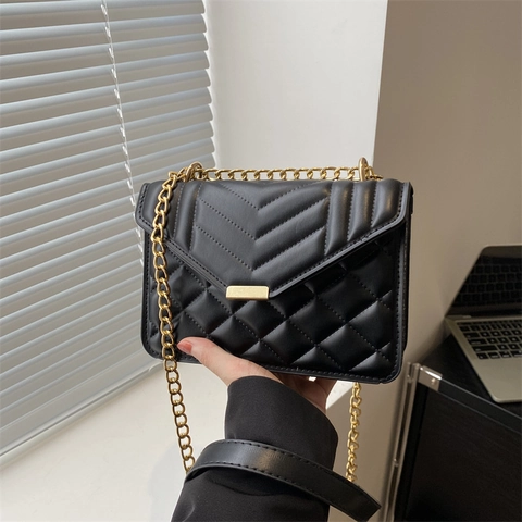 Women Quilted Shoulder Bag PU Leather Rhombic Pattern Gold Chain Strap Small Square Crossbody Bag Fashion Retro