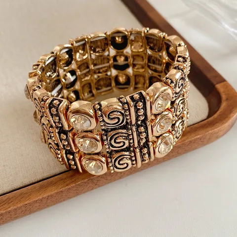 Retro Gold Alloy Round Rhinestone Elastic Bracelet Wide Multilayer Look Engraved Swirl Pattern Luxury Hand Jewelry